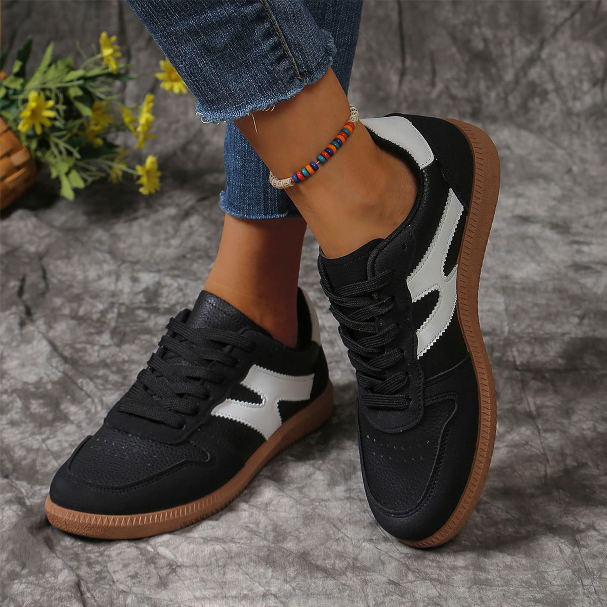 New Colorblock Lace-up Flats Shoes Fashion Round Toe Slip On Casual Shoes For Women.