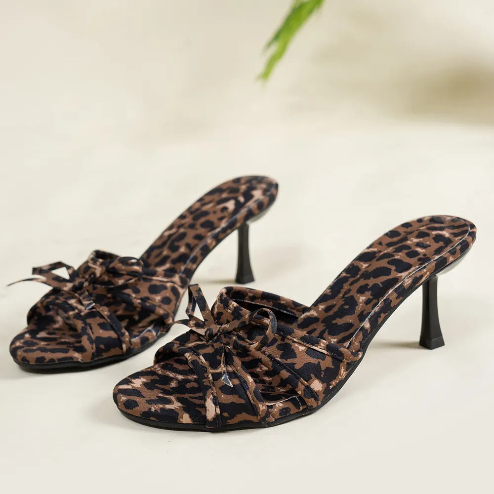 Fashionable high-heeled leopard print bow fashionable high-heeled slippers for women.