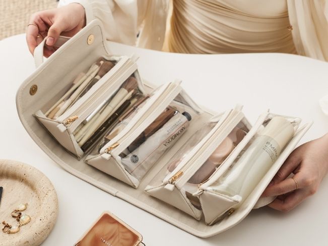 Folding makeup bag large capacity.