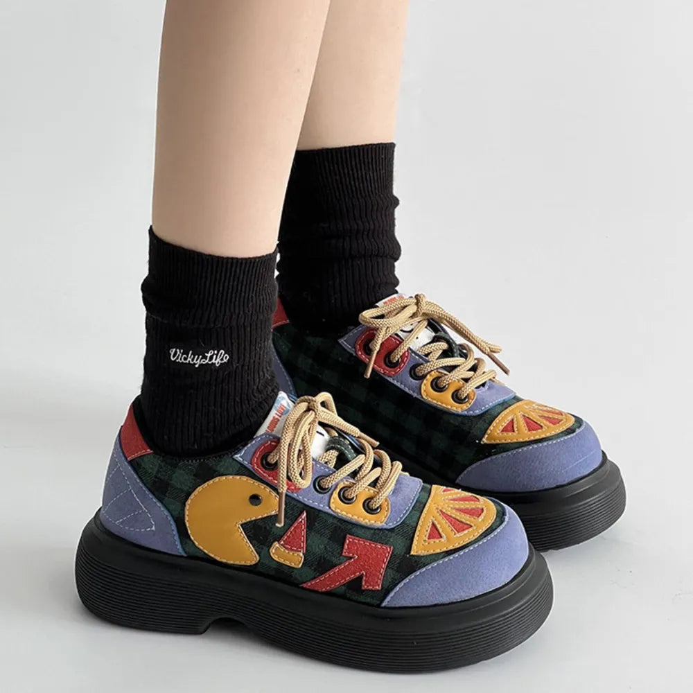 <meta property="og:image" content="https://genacampbell.fr/images/colorful-retro-high-sole-shoes.jpg">
<meta property="og:image:alt" content="Chaussures rétro colorées à semelle haute - Tendance et confort pour toutes les occasions">
<meta property="og:image:width" content="1200">
<meta property="og:image:height" content="630">

<meta name="twitter:image" content="https://genacampbell.fr/images/colorful-retro-high-sole-shoes.jpg">
<meta name="twitter:image:alt" content="Chaussures rétro colorées à semelle h