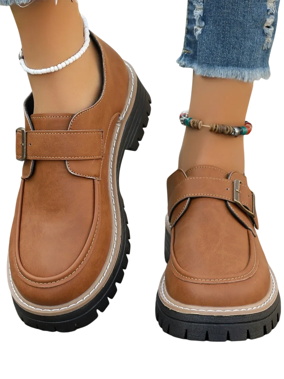 <img src="https://genacampbell.fr/images/mocassins-cuir-pu.jpg" alt="Le Odéon · Chaussures plates à boucle ronde en cuir végan PU · Création Gena Campbell · Élégance british & confort moderne · Bout rond & semelle antidérapante · Coloris Noir verni ou Caramel doré · Pointures du 36 au 42">
