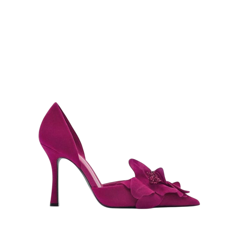 <img src="https://genacampbell.shop/images/le-solferino-escarpins-fleur.jpg" alt="Le Solférino · Escarpins à fleur pour femme · Création Gena Campbell · Bout pointu structuré · Talon aiguille ≈8 cm · Matière synthétique satinée · Appliqué fleuri brodé ton sur ton · Coloris Noir & Rouge rosé · Pointures du 34 au 40 · Fermeture à enfiler · Style affirmé & maintien discret · Parfait pour cérémonie, soirée ou événement stylé">