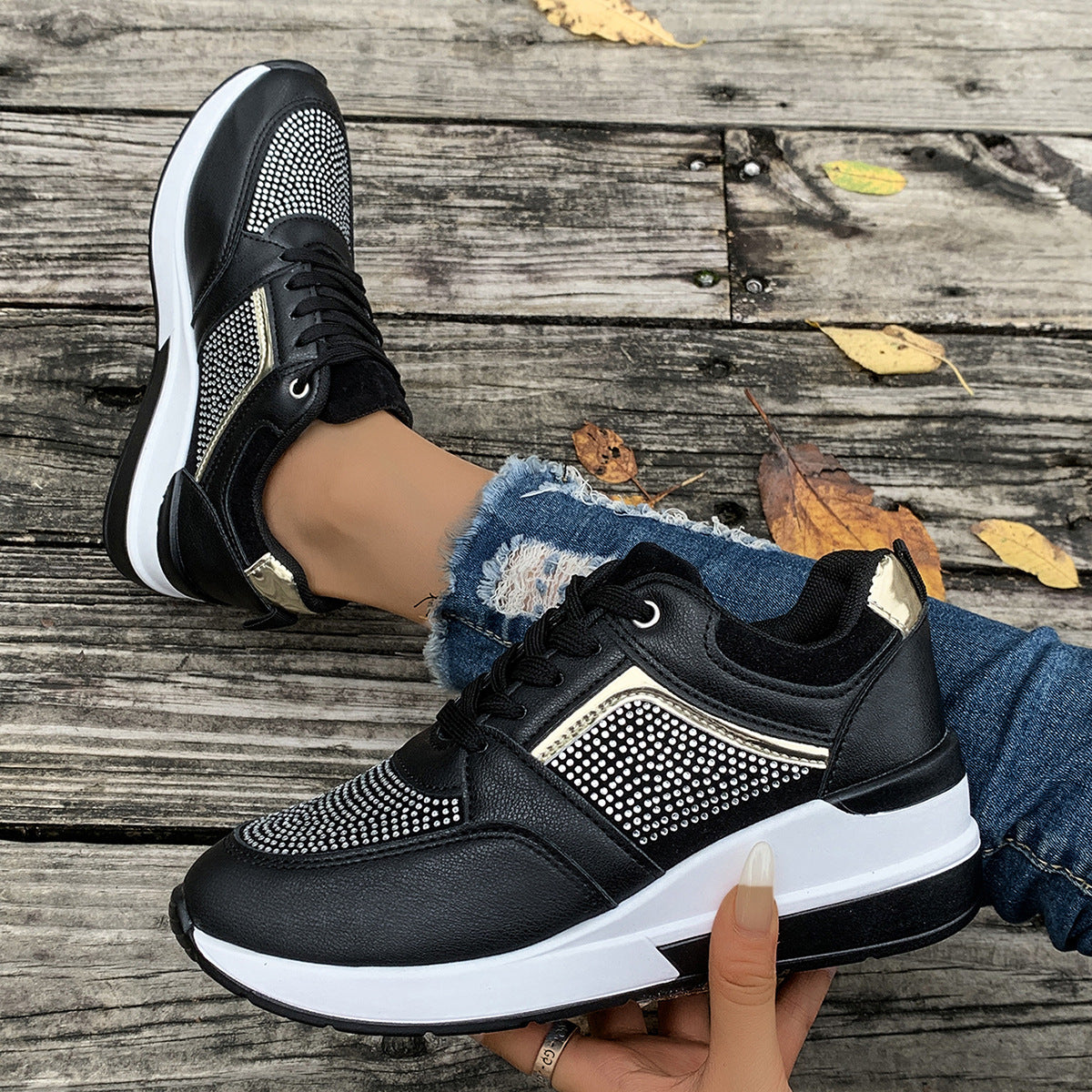 Passy – Liberté de mouvement, maintien affirmé - Gena Campbell