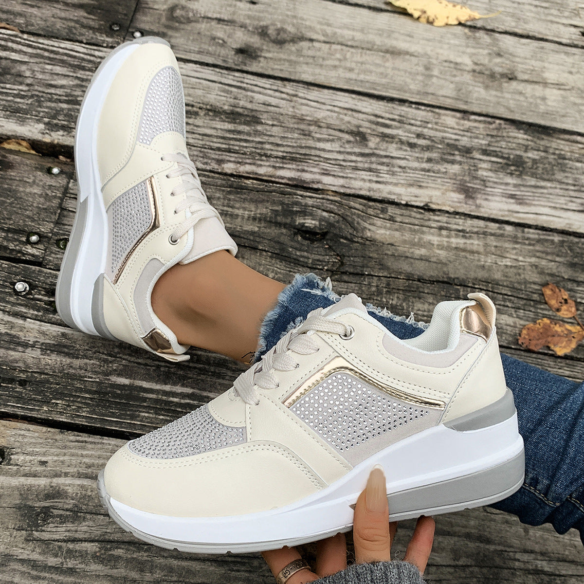 Passy – Liberté de mouvement, maintien affirmé - Gena Campbell