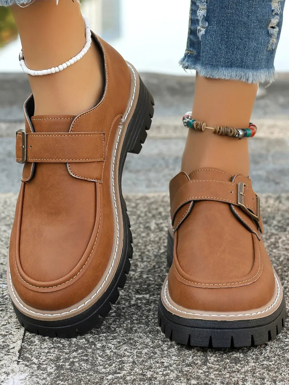 <meta property="og:image" content="https://genacampbell.fr/images/mocassins-cuir-pu.jpg">
<meta property="og:image:alt" content="Mocassins à boucle ronde en cuir PU - Élégance et confort pour toutes les occasions">
<meta property="og:image:width" content="1200">
<meta property="og:image:height" content="630">

<meta name="twitter:image" content="https://genacampbell.fr/images/mocassins-cuir-pu.jpg">
<meta name="twitter:image:alt" content="Mocassins à boucle ronde en cuir PU - Design raffiné et semelle soupl