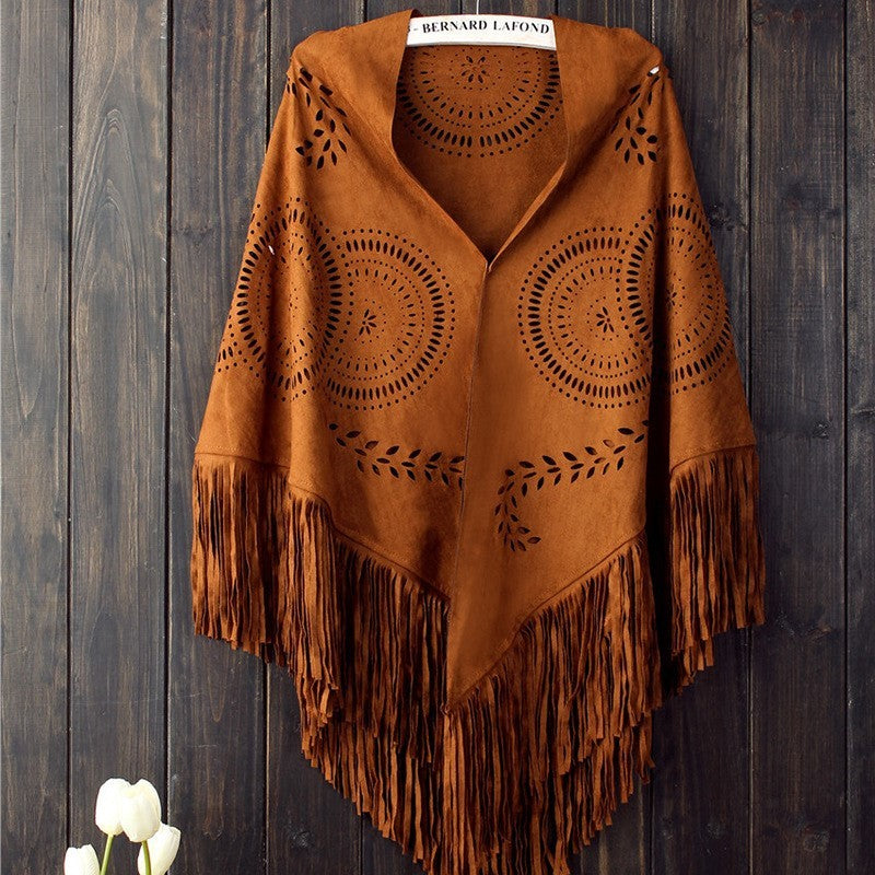 Elegant scarf and shawl for formal occasions, featuring luxurious fabric and refined design elements.